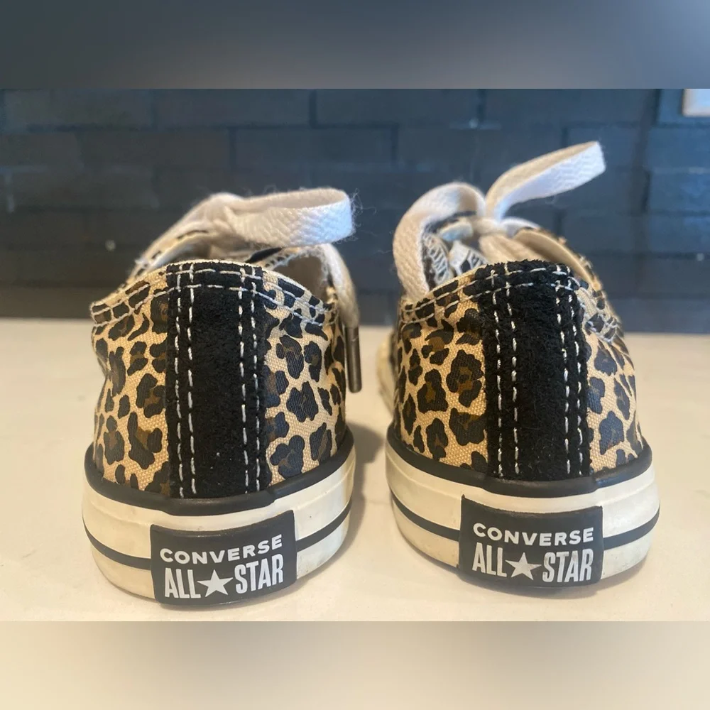 White Laces Converse All Star Leopard Cheetah Print Toddler Sneakers Size 8 🐆